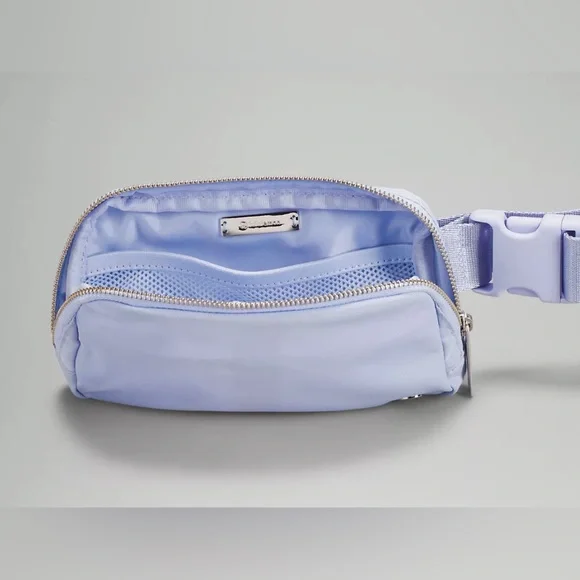 Lululemon Everywhere Belt Bag - Pastel Blue - NWT - Picture 5 of 11